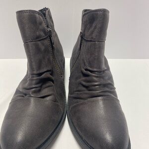 Baretraps Sam women's Booties in a dark grey faux leather material size 6.5